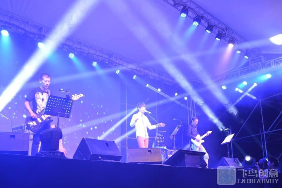 活動舞臺搭建時的音響設(shè)備擺放方式有幾種？